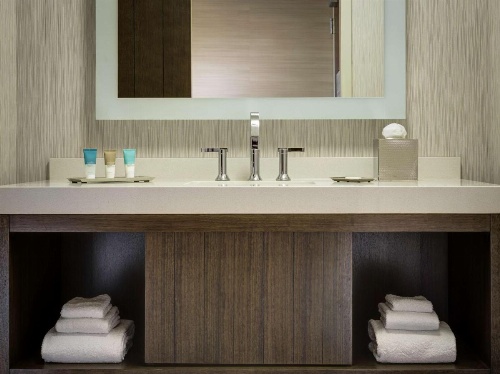 Hyatt Centric Chicago Magnificent Mile image 16